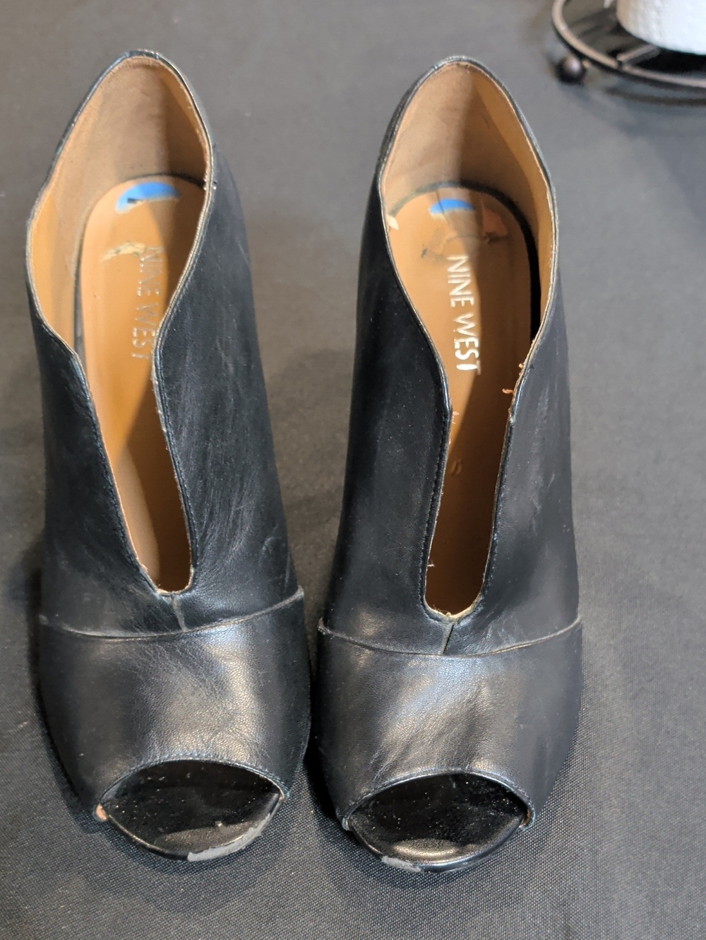 Nine West Black Leather Peep-Toe V-Cut Booties
